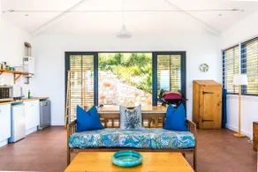 Modern Beach Apartment - Image 4