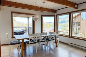 The Hygge House - Bright & Airy Inlet View House - Image 4