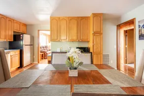 Birds Paradise - 4 bdrm, private hot tub, sleeps 8 - Image 5