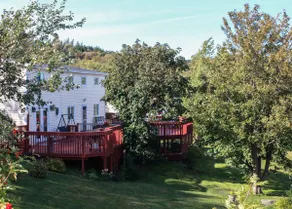 Murray House Vacation Home: Pet friendly, mature trees, near the ocean & coast - Image 4
