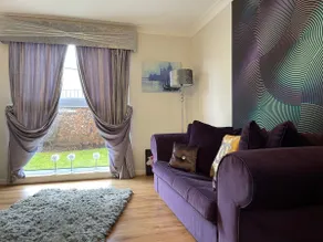 HLA stylish Ground Floor Flat close to Town Centre - Image 4