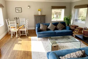 Pretty riverside cottage near Snowdonia - Image 3