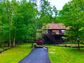 Huge comfy creek front home - 8 person jaccuzi - Image 5