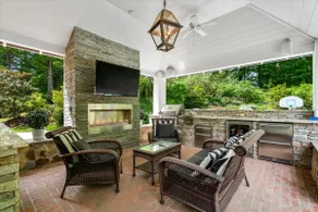 Large Estate in Town w/ Water View, Pool, Hot Tub - Image 4