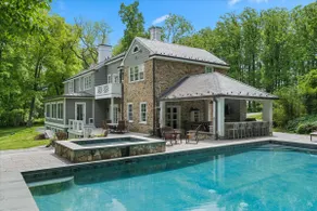Large Estate in Town w/ Water View, Pool, Hot Tub - Image 2
