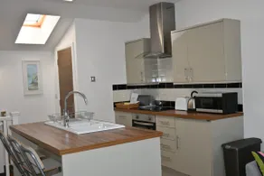 Apartment No. 8, 1 bed, sleeps 4 - Image 3