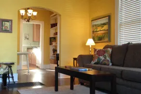 Cute and Comfy 3 bedroom home - Image 4