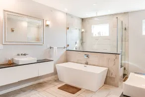 Modern, Chef's Kitchen, Dachterrasse, Spa-ähnliche Badezimmer - Image 5