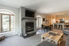 Walk to the Village! Location! 1100 sqft Renovated - Image 5