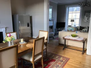 SPACIOUS GEORGIAN APARTMENT CANAL VIEWS IN BATH - Image 4
