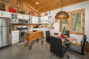 Harper’s Hideaway - Image 5