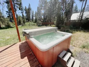 Private & fenced, hot tub, river near by, pets - Image 3