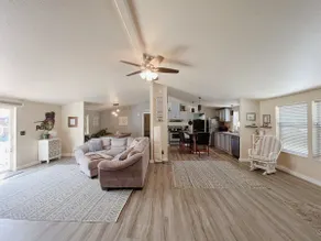 Private & fenced, hot tub, river near by, pets - Image 2