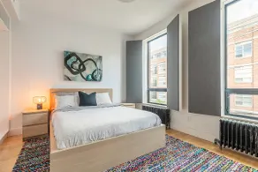 Gorgeous Park House w Parking on Queen West - Image 4