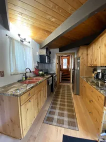 LOCATION! - PETS -  FAST WIFI -  CLOSE TO SKI/BEACH - PELOTON BIKE! - Image 5