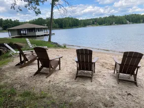 Waterfront, beach, free kayaks/paddle boards - Image 3