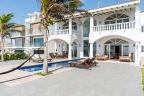Luxury Villa on the Edge of the Sea - Image 3