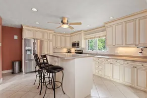 Home w/Yard+Parking & <15 Miles to Boston & Salem - Image 2