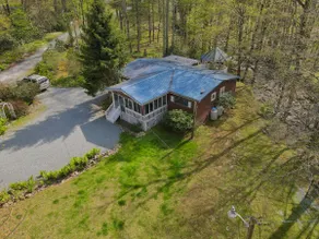 'Got Rocks' 1 acre on Watauga River, Gazebo, Flat yard, Close to Golf Courses - Image 2