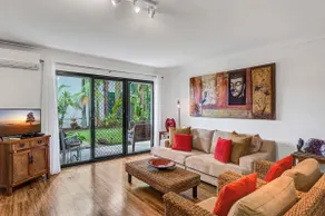 BESAKIH @ BYRON BAY  central to town & main beach , large garden, pet friendly - Image 2