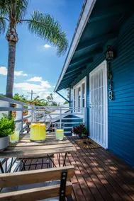 DT Retro Gem. WFH. Pets OK. Mins to Beach+ Parking - Image 4