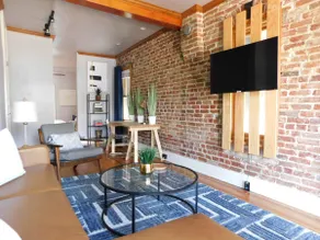 Baker Rowhome! Private Parking and Super Walkable. - Image 5