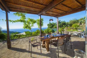 Beautiful Villa with Private Pool and Garden - Image 5