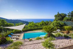 Beautiful Villa with Private Pool and Garden - Image 4