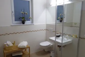 NEW - Luxury apartment with sauna & pool - Image 5