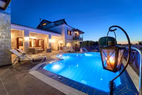 Villa de luxe Lilas, est un manoir en pierre avec sa propre piscine privée. - Image 3
