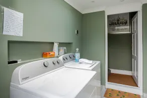 Luxury Flat for Big Groups/Families in Hampton - Image 5