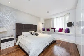 Superlux flat in Knightsbridge - Image 2
