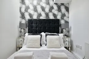 Luxury 2 bed Apartment - Image 4