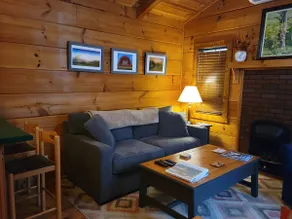 Sophie's Cabin~ A Secluded and Charming Getaway - Image 2