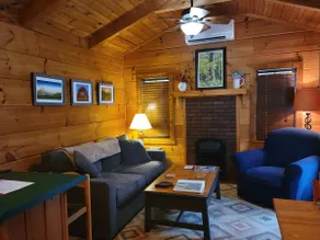 Sophie's Cabin~ A Secluded and Charming Getaway - Image 3