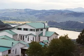 Private Apartment-12 mins to town; Million$ view - Image 2