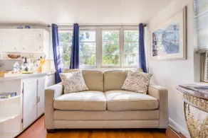 SARATOGA EXECUTIVE COTTAGE - Image 2