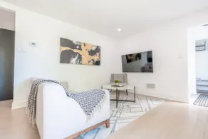 5BR Home in Nepean Ottawa - Image 3