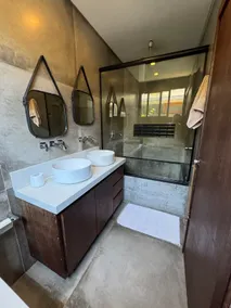 Francisco’s Home – 4 En-Suites, Swimming Pool, Near the Sea - Image 4