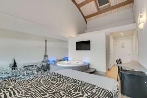 Suite A Theme Paris: Jacuzzi + Parking 20' Duomo - Image 4