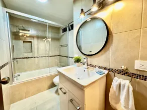 Spacious and family-friendly apartment in Zone 15 - Image 3