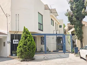 Luxury 2 BR in San Pedro w/King Bed + Patio + AC - Image 3