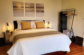 NEW! Magnolia Street Guest House. Walk everywhere. - Image 5