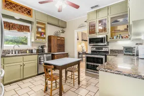Large Victorian On Acreage - Sleeps 11 Comfortably - Image 2