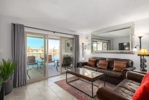 Beautiful, Newly remodeled 3 bedroom Lakefront, Heated Pool & Spa, Free Wi-Fi - Image 4