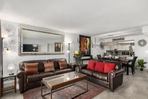 Beautiful, Newly remodeled 3 bedroom Lakefront, Heated Pool & Spa, Free Wi-Fi - Image 3