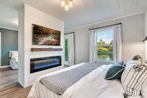 Epic Lakehouse! Mountain Views! Kayaks! Hot Tub! - Image 3