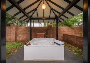 The Glass Grove Romantic Retreat in Panchgani - Image 4