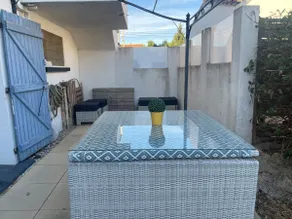 Lower-level apartment in a villa - Image 3