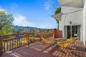 Stunning Views Retro House with Pool/Spa - Image 2